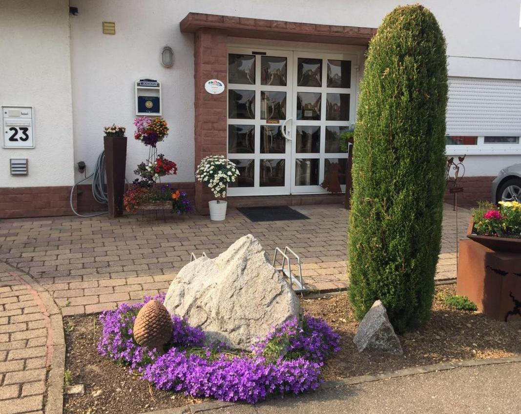Готель Gastehaus Gluck Wir Haben Immer Eintrittskarten Fur Den Europa-Park Fur Sie! Руст Екстер'єр фото